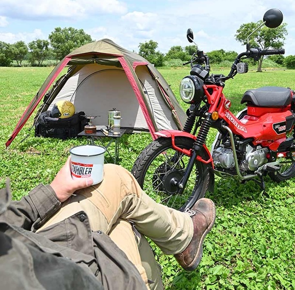 退職後の趣味　バイクキャンプをしている画像