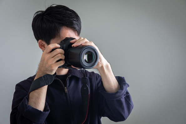 アウトドアで人気の写真撮影を楽しんでいる画像